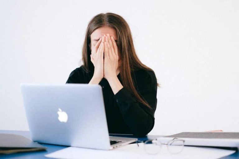 Conoce qué es el síndrome del impostor en SEO y marketing digital